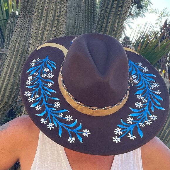 One of a Kind Fedora Felt Hat Wearable Art Coyote Desert Flowers - wide brim - Picture 4 of 6